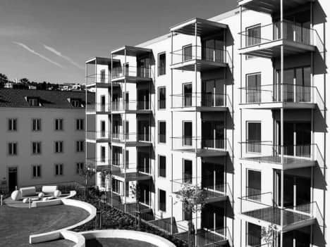 Edifício residencial com varandas